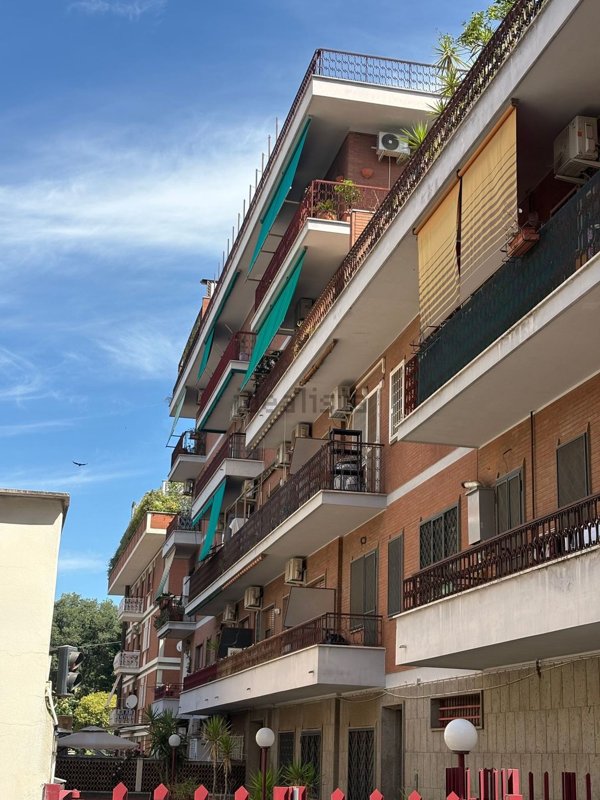 appartamento in vendita a Roma in zona Appio Latino