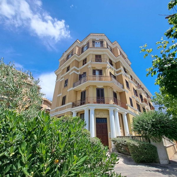 appartamento in vendita a Roma in zona Ostia
