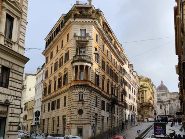 locale di sgombero in vendita a Roma in zona Rione Monti/Campitelli