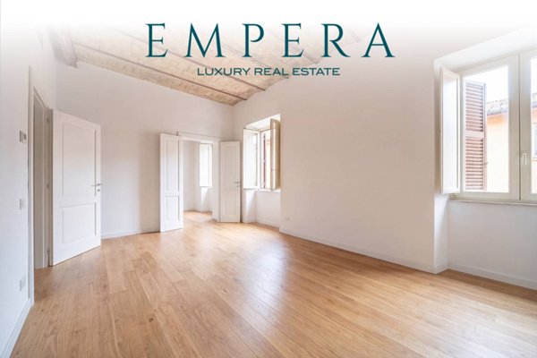 intera palazzina in vendita a Roma in zona Rione Monti/Campitelli