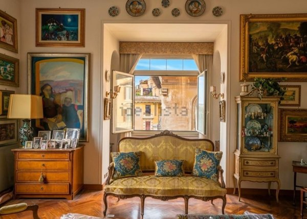 appartamento in vendita a Roma in zona Rione Monti/Campitelli