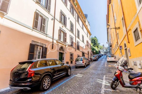 appartamento in vendita a Roma in zona Trastevere