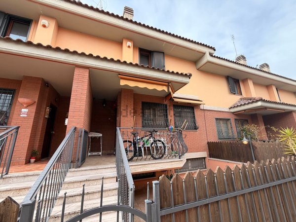 pentavano in vendita a Roma in zona Borghesiana