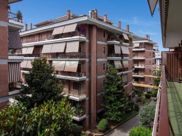 appartamento in vendita a Roma in zona Ardeatino