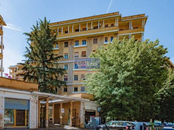 appartamento in vendita a Roma in zona Ostiense