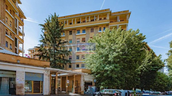 appartamento in vendita a Roma in zona Ostiense