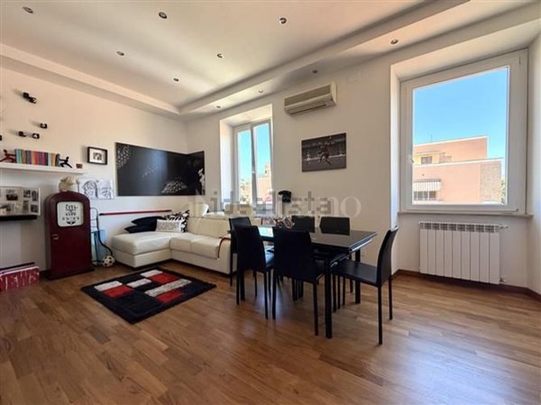 appartamento in vendita a Roma in zona Appio Pignatelli
