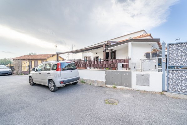casa indipendente in vendita a Roma in zona La Pisana