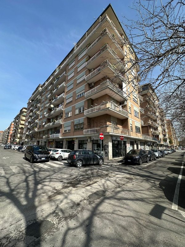 appartamento in vendita a Roma in zona Prenestino-Labicano