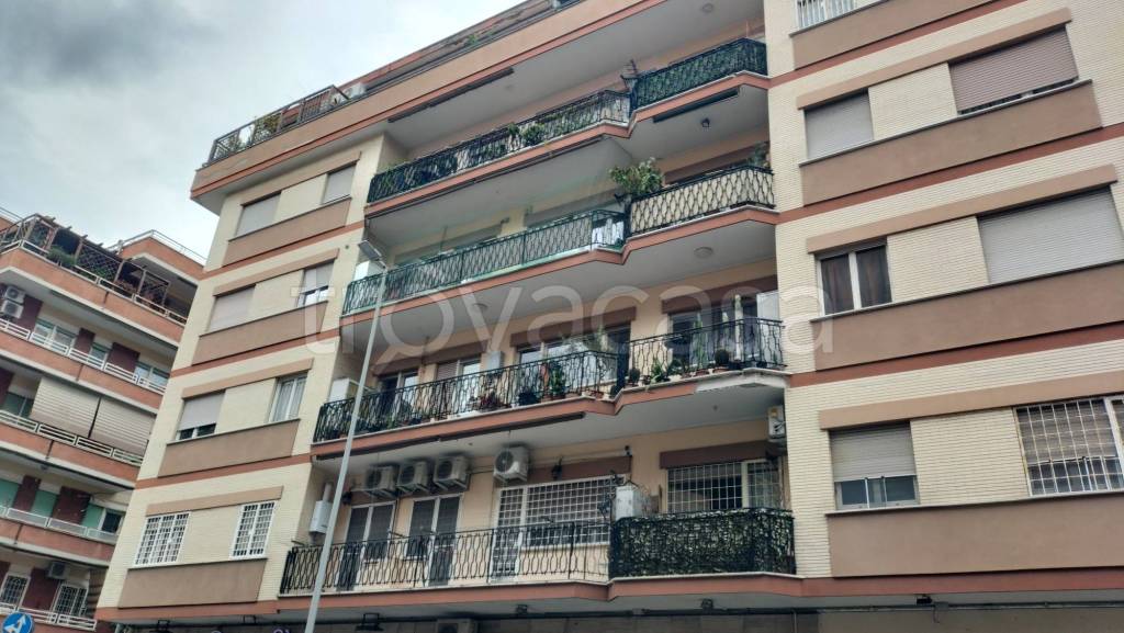 appartamento in vendita a Roma in zona Ostia