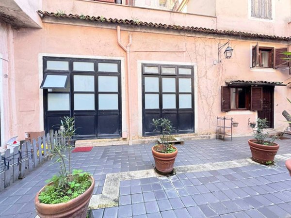 negozio in vendita a Roma in zona Tiburtino