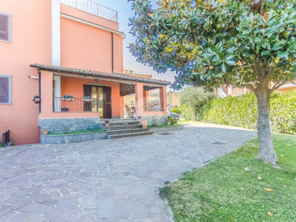 casa indipendente in vendita a Roma in zona Castelverde