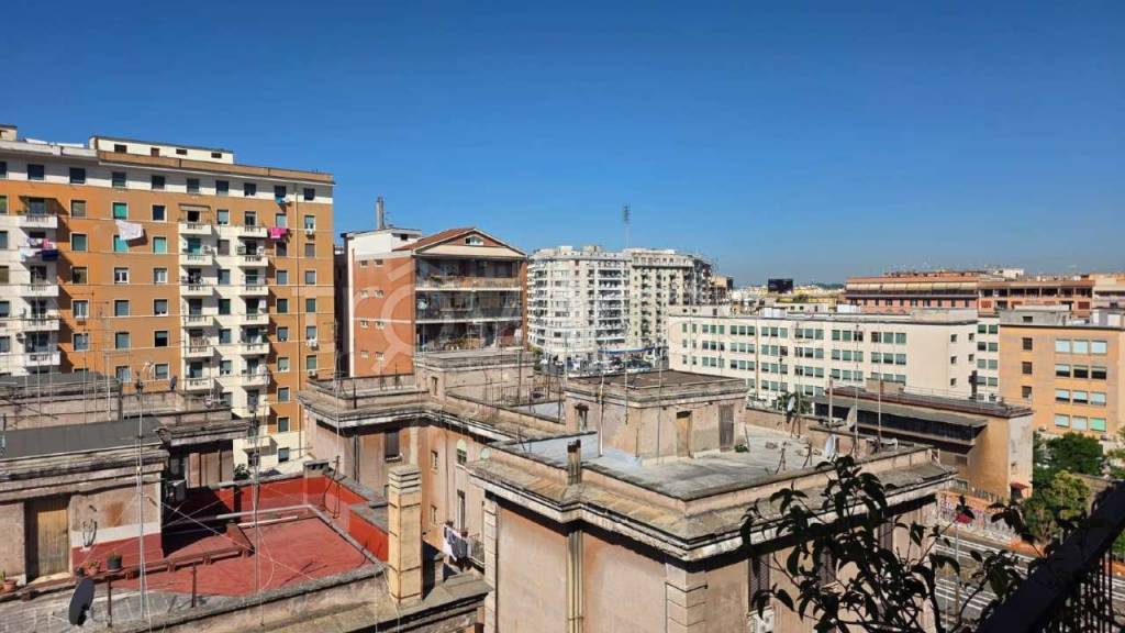 appartamento in vendita a Roma in zona Tuscolano