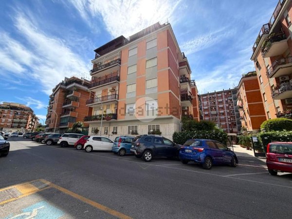 appartamento in vendita a Roma in zona Tuscolano