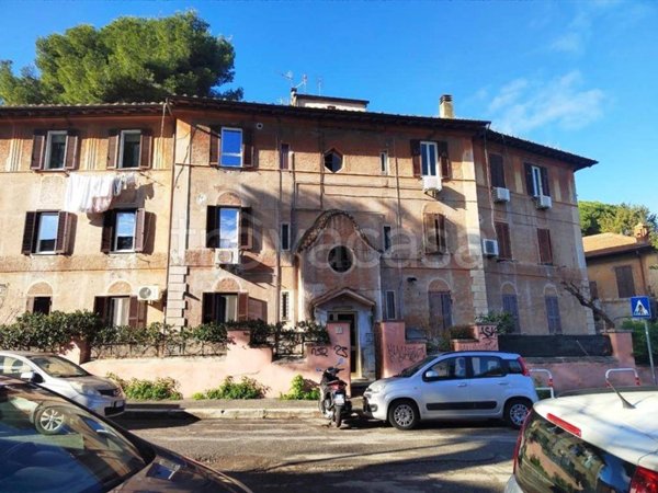 appartamento in vendita a Roma in zona Ostiense