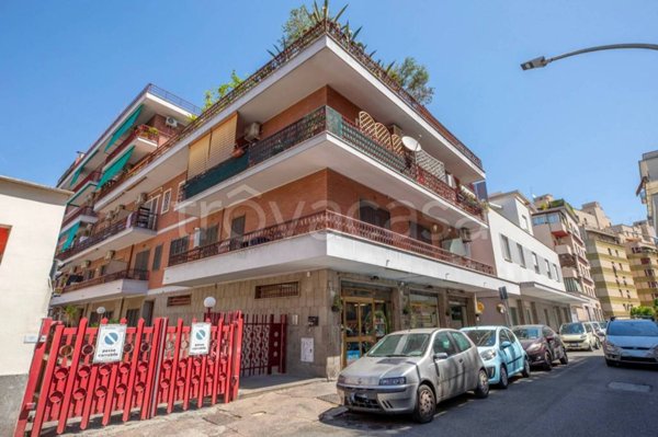 appartamento in vendita a Roma in zona Appio Latino
