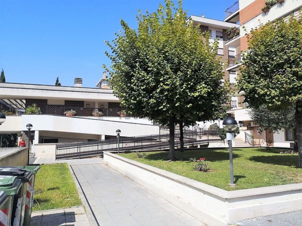 appartamento in vendita a Roma in zona Castel di Leva