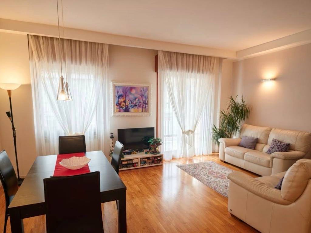 appartamento in vendita a Roma in zona Tor di Quinto