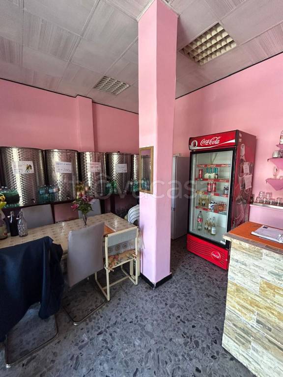 negozio in vendita a Roma in zona Torrevecchia