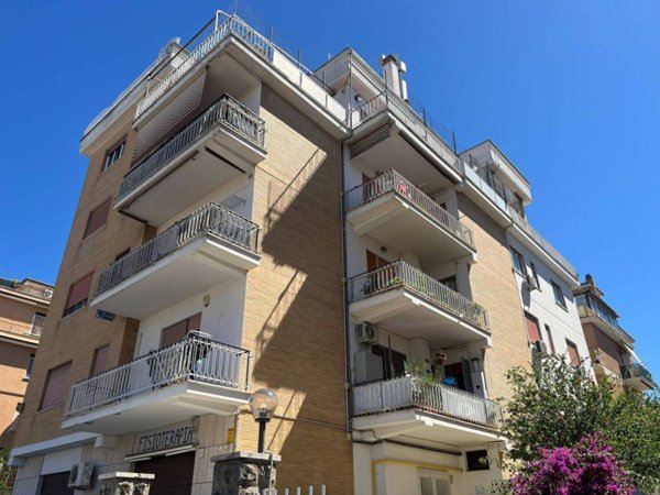 appartamento in vendita a Roma in zona Torrevecchia