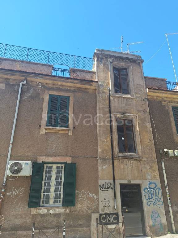 appartamento in vendita a Roma in zona Prenestino-Labicano