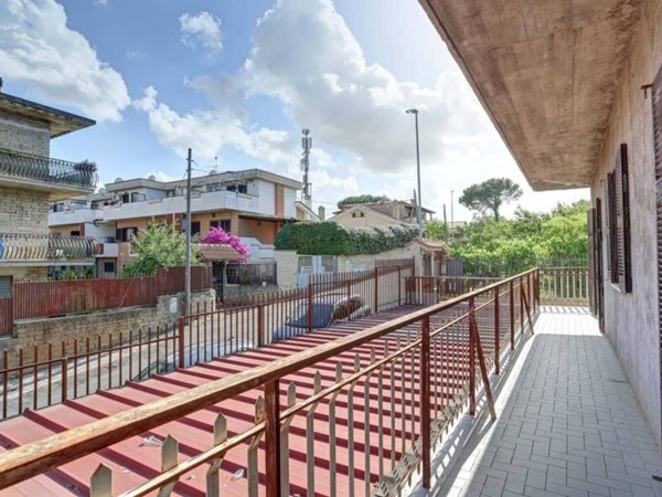 appartamento in vendita a Roma in zona Ponte di Nona