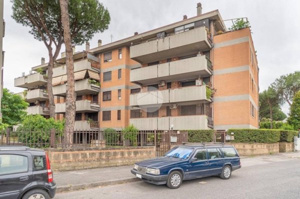 appartamento in vendita a Roma in zona Romanina