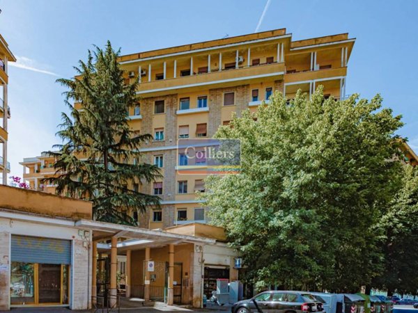appartamento in vendita a Roma in zona Ostiense