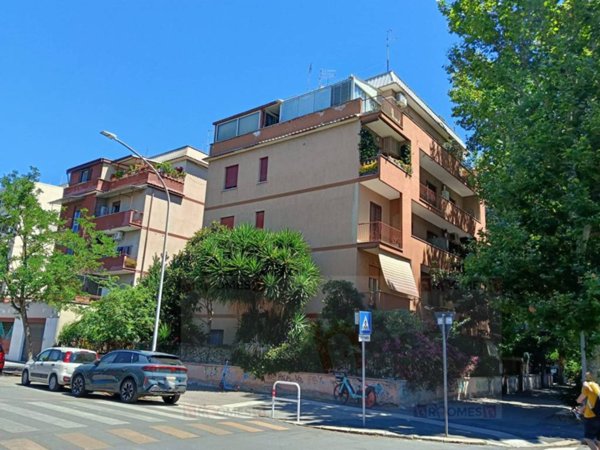 appartamento in vendita a Roma in zona Appio Claudio