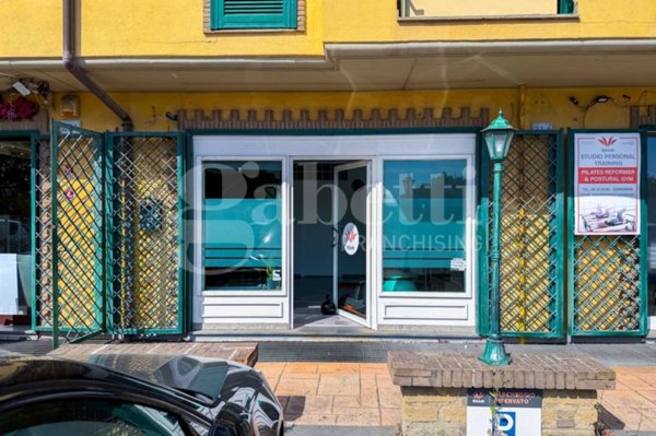 negozio in vendita a Roma in zona Infernetto