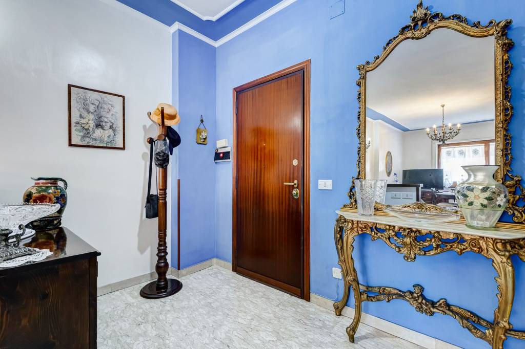 appartamento in vendita a Roma in zona Cinecittà