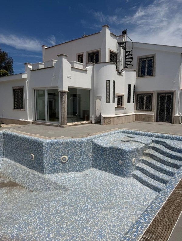 casa indipendente in vendita a Roma in zona Infernetto