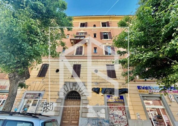 appartamento in vendita a Roma in zona Prenestino-Labicano