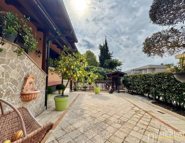 casa indipendente in vendita a Roma in zona Torre Maura