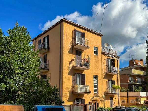 appartamento in vendita a Roma in zona Tor di Quinto