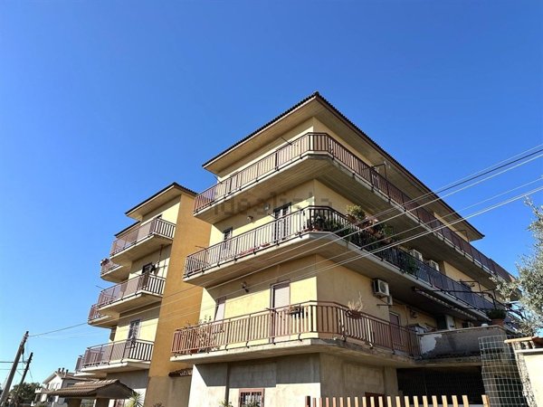 appartamento in vendita a Roma in zona Borghesiana