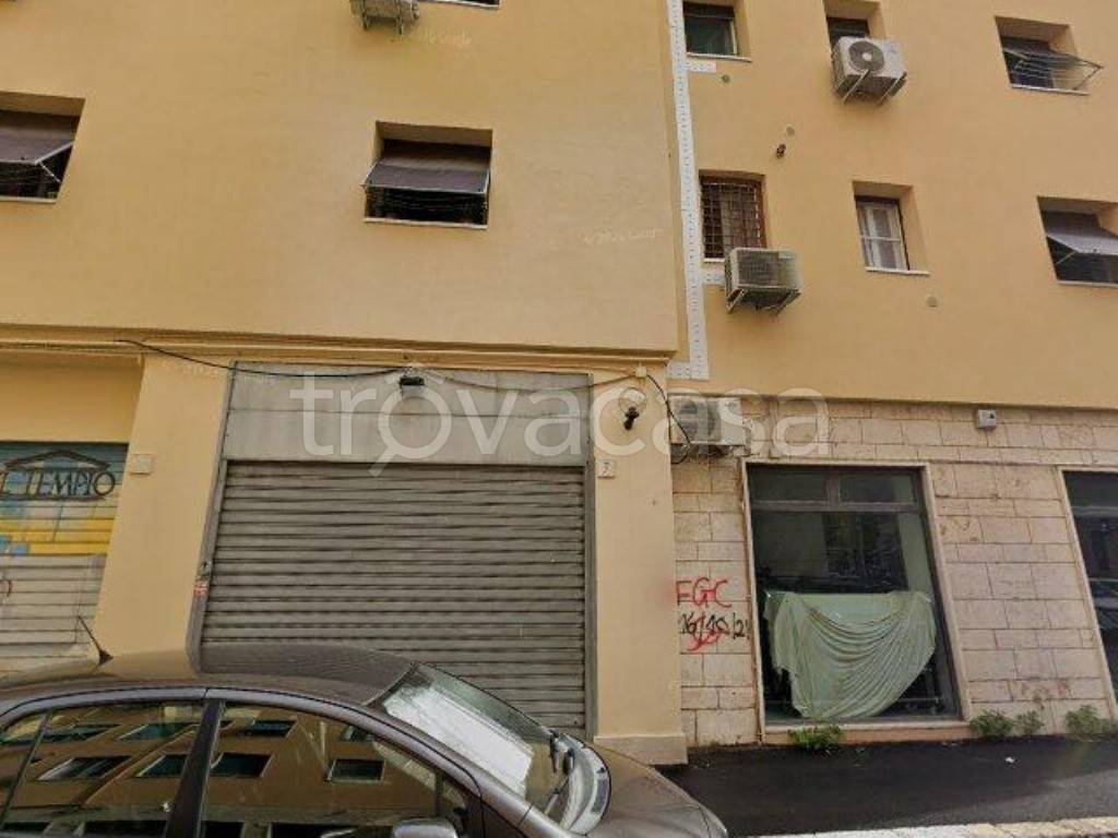 negozio in vendita a Roma in zona Ostia