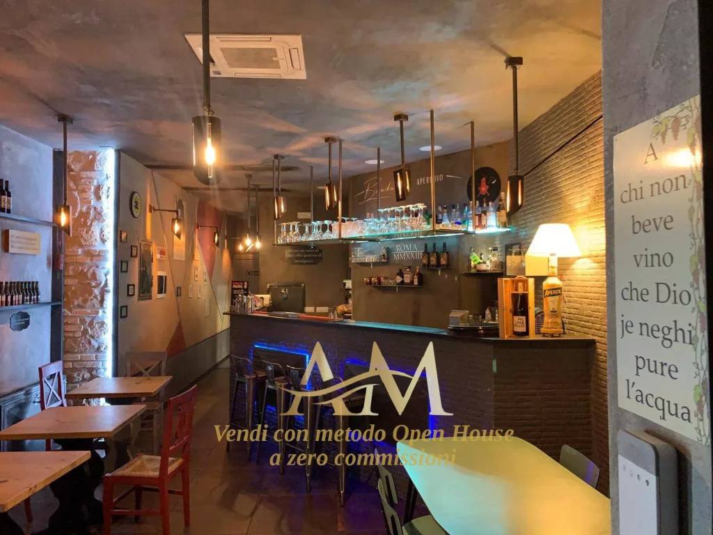 negozio in vendita a Roma in zona Appio Pignatelli