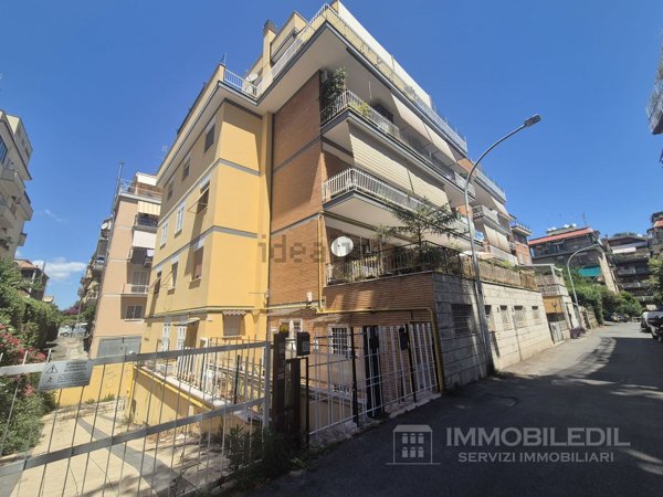 appartamento in vendita a Roma in zona Monte Sacro/Talenti