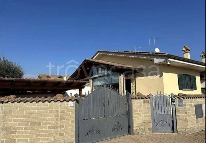 casa indipendente in vendita a Roma in zona Dragona/Bagnoletto
