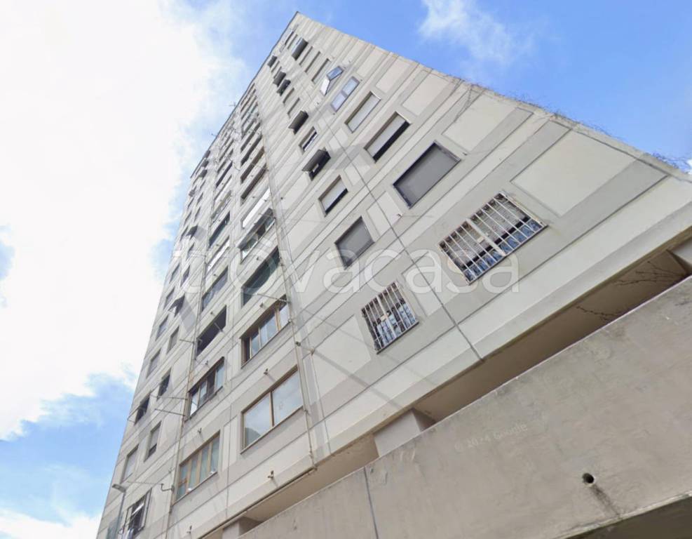 appartamento in vendita a Roma in zona Torre Angela