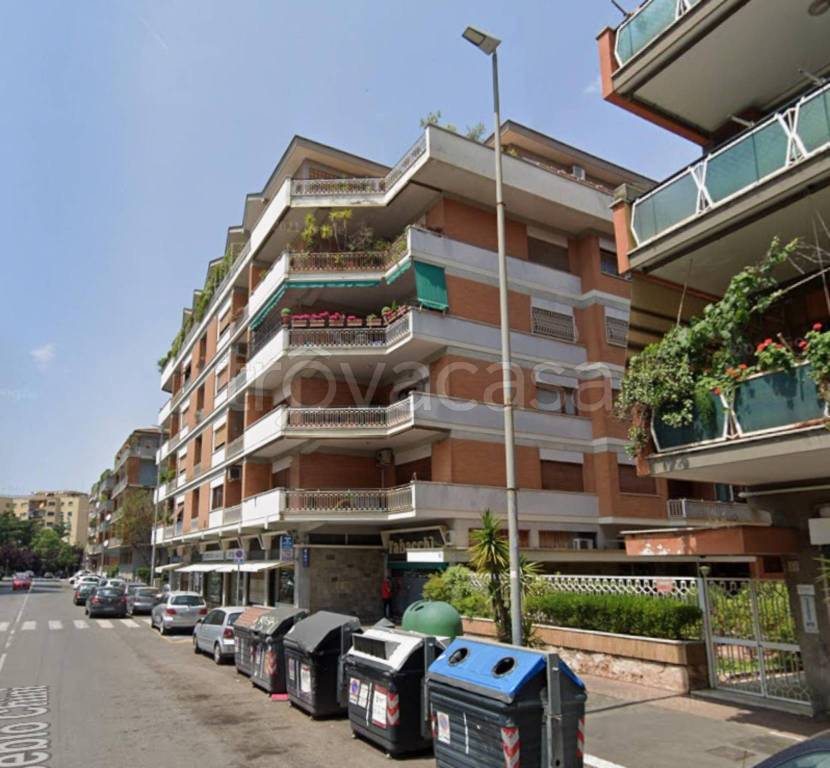 appartamento in vendita a Roma in zona Ardeatino