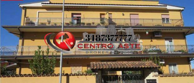 appartamento in vendita a Roma in zona Valle Muricana
