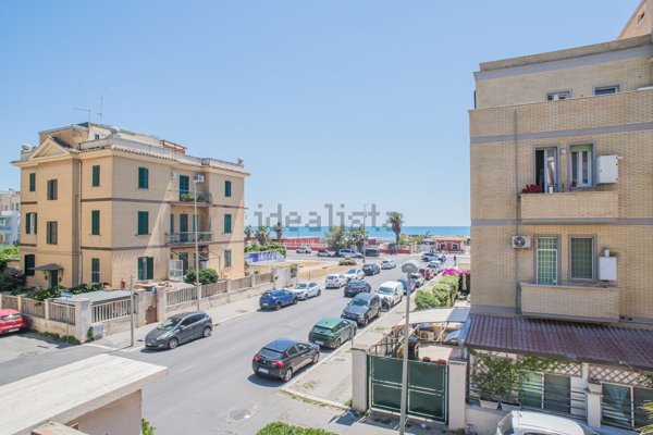 appartamento in vendita a Roma in zona Ostia