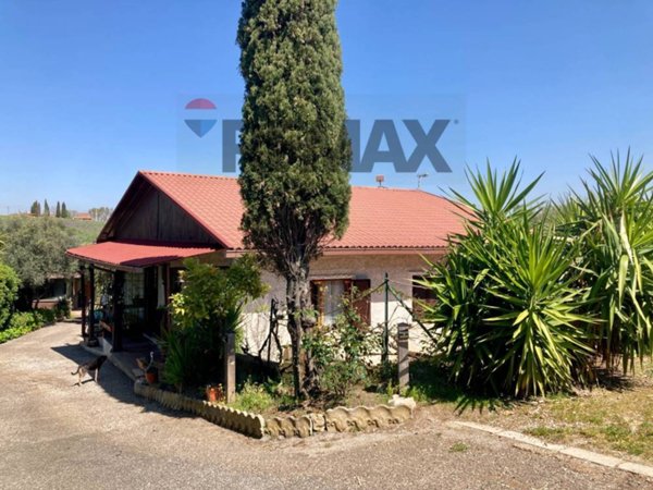 casa indipendente in vendita a Roma in zona Spregamore