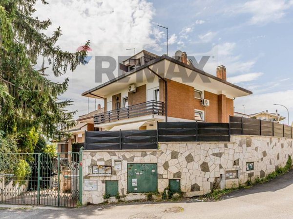 casa indipendente in vendita a Roma in zona EUR