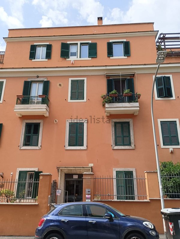 appartamento in vendita a Roma in zona Ostiense