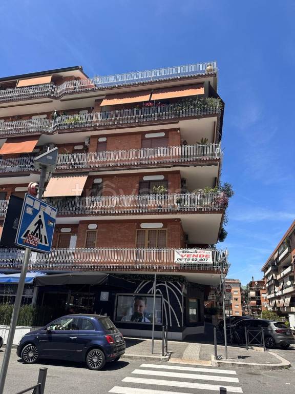 appartamento in vendita a Roma in zona Prenestino-Labicano