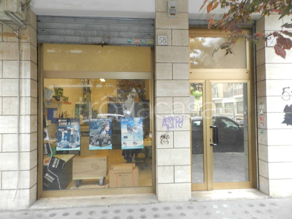 negozio in vendita a Roma in zona Portuense