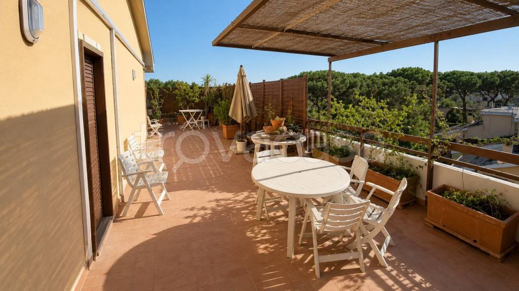 appartamento in vendita a Roma in zona Tomba di Nerone